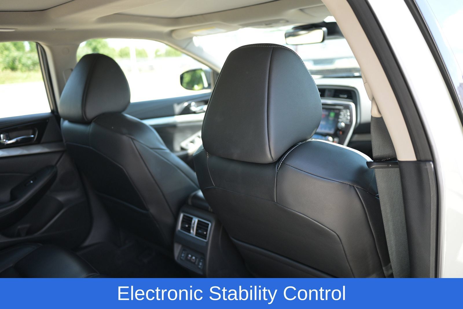 Used 2023 Nissan Maxima SL FWD image 37