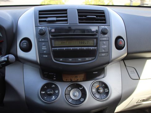 Used 2007 Toyota RAV4 Limited image 26