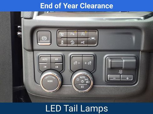 New 2025 Chevrolet Suburban Premier w/ Sun And Tow Package image 19