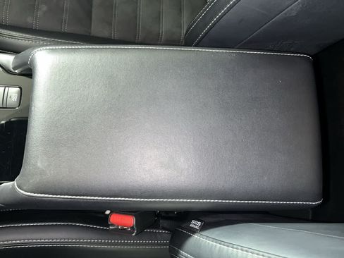 Used 2025 Mitsubishi Outlander AWD image 23