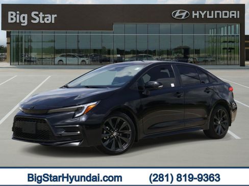 Used 2026 Toyota Corolla SE FWD image 1