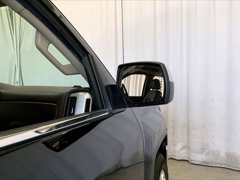 Used 2018 GMC Sierra 1500 SLT w/ Enhanced Driver Alert Package RWD image 11