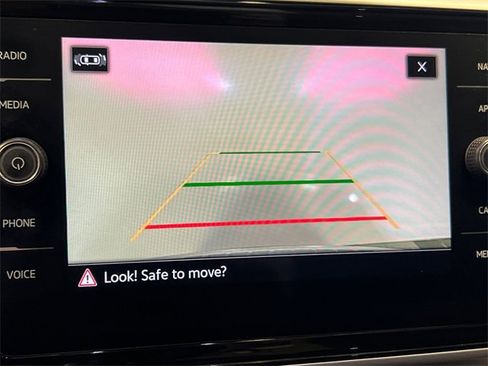 Used 2022 Volkswagen Atlas SEL Premium image 26