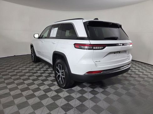 Certified 2024 Jeep Grand Cherokee Limited w/ Luxury Tech Group II image 6