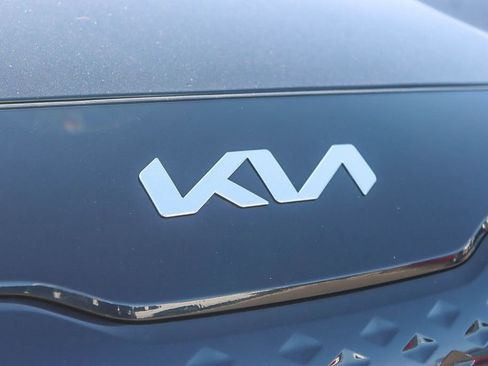 Used 2022 Kia Niro EX Premium image 12