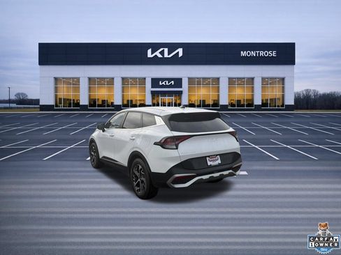 Certified 2023 Kia Sportage EX FWD image 8