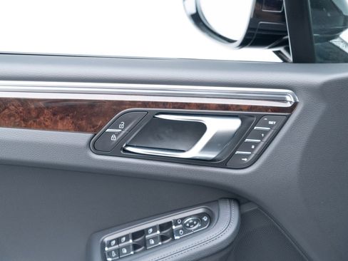 New 2026 Porsche Macan image 21