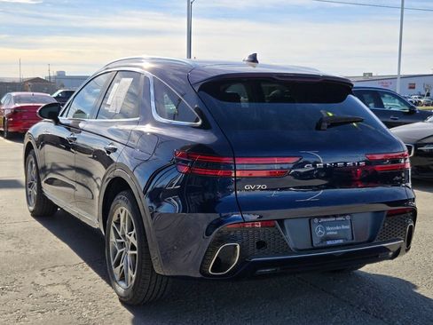 Used 2022 Genesis GV70 2.5T w/ Select Package AWD/4WD image 11