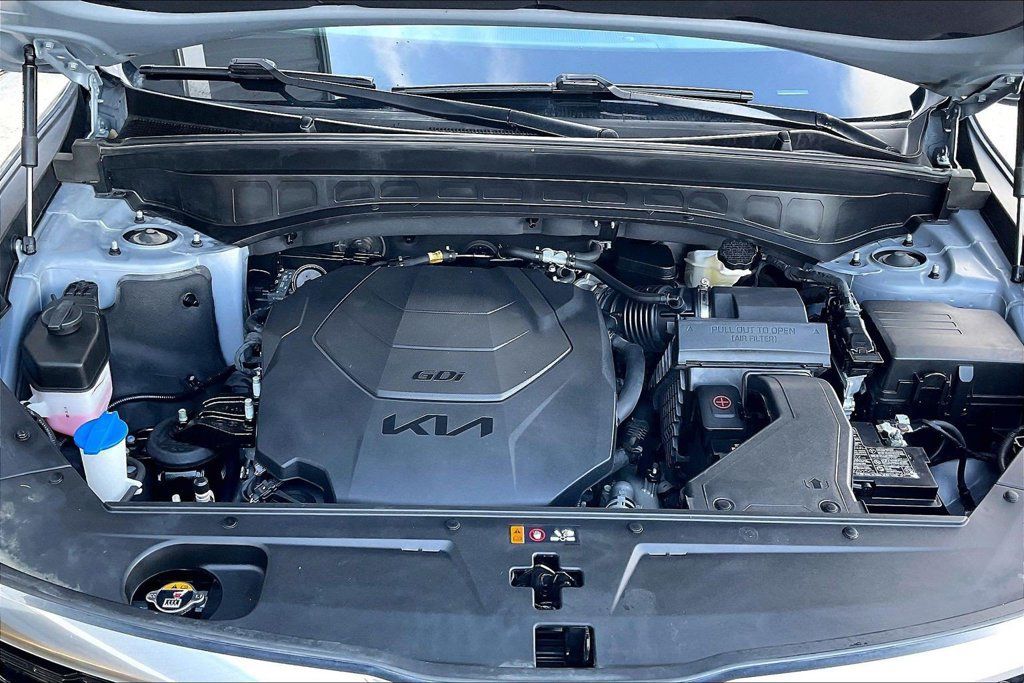 Used 2022 Kia Telluride SX w/ Towing Package AWD/4WD image 9