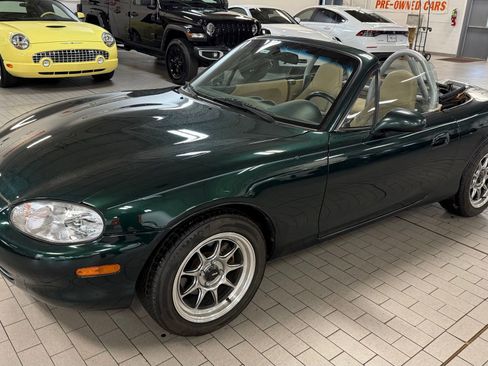 Used 1999 MAZDA MX-5 Miata image 17