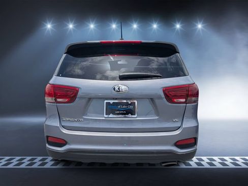 Used 2020 Kia Sorento AWD V6 image 4