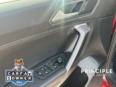 Certified 2021 Volkswagen Tiguan SE image 13