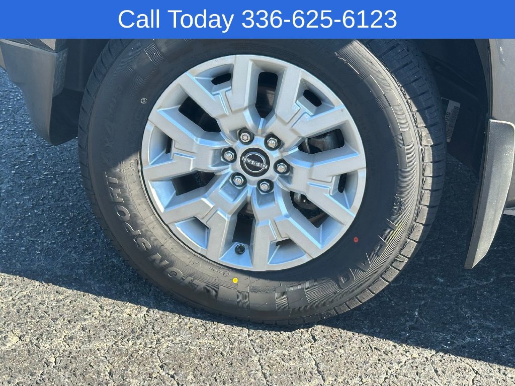 Used 2022 Nissan Frontier SV AWD/4WD image 8