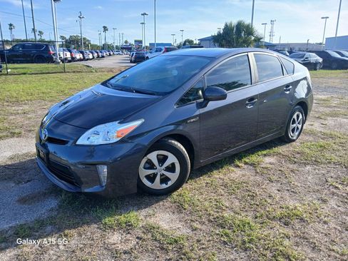 Used 2015 Toyota Prius Four image 1