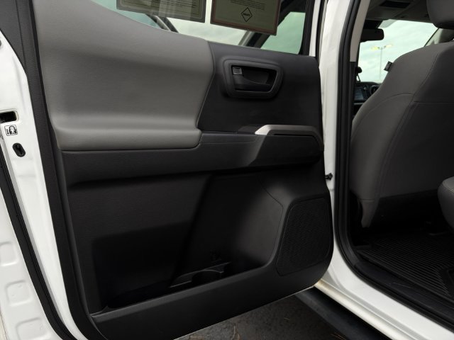 Certified 2019 Toyota Tacoma SR5 AWD/4WD image 35