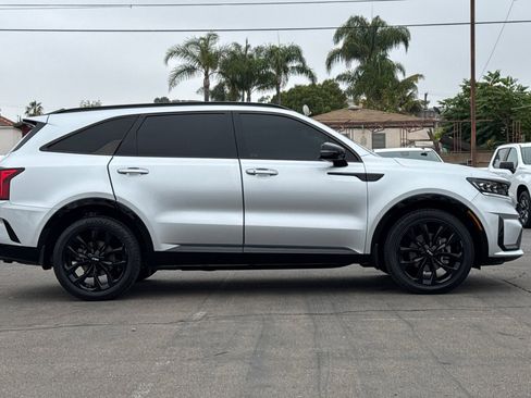 Used 2022 Kia Sorento SX image 3