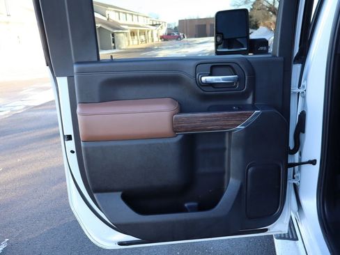 Used 2020 Chevrolet Silverado 2500 High Country image 25