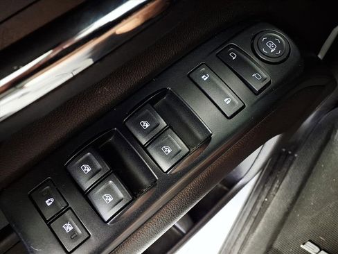 Used 2018 Chevrolet Silverado 1500 Custom w/ Custom Value Package image 25