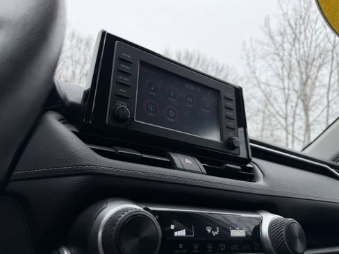 Used 2019 Toyota RAV4 LE image 3