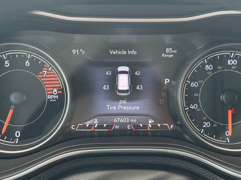Used 2020 Jeep Cherokee Limited AWD/4WD image 31