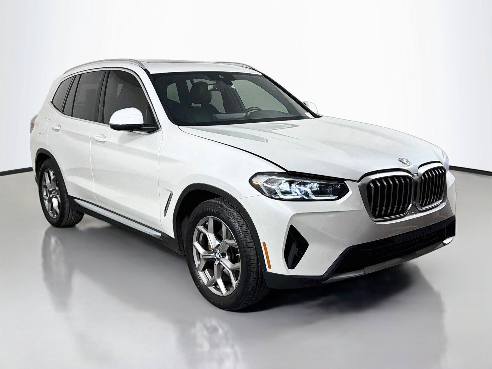 Used 2023 BMW X3 sDrive30i w/ Premium Package RWD image 4