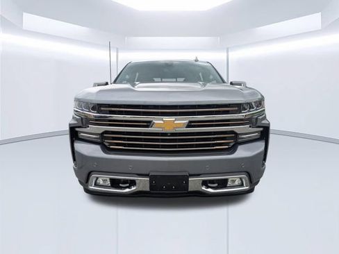 Used 2019 Chevrolet Silverado 1500 High Country w/ Technology Package AWD/4WD image 9
