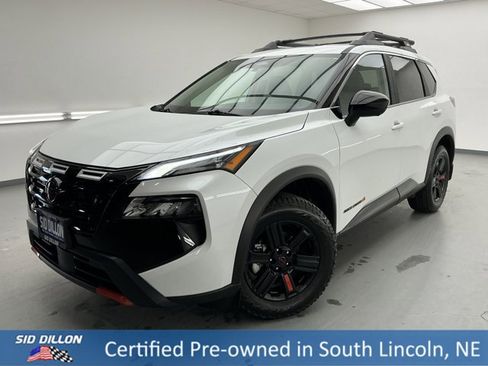 Certified 2025 Nissan Rogue SV image 1