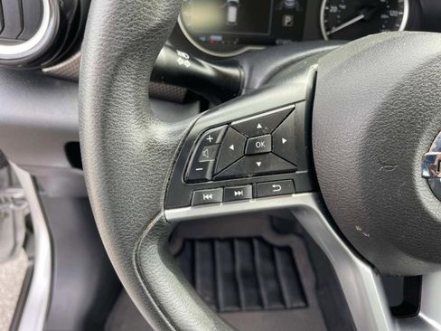 Used 2020 Nissan Kicks SV FWD image 16