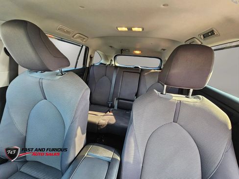 Used 2022 Toyota Highlander L AWD/4WD image 29