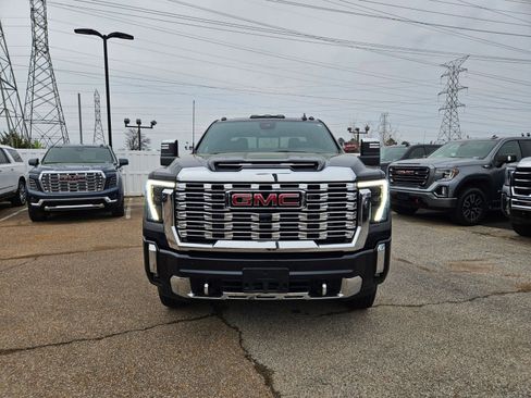 Used 2024 GMC Sierra 3500 Denali w/ Denali Reserve Package image 8