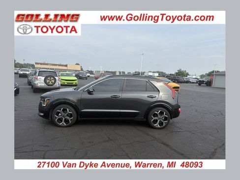 Used 2023 Kia Niro EX Touring FWD image 1