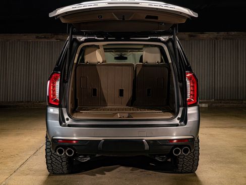 Used 2021 GMC Yukon Denali image 9