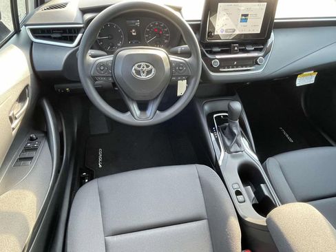 Used 2025 Toyota Corolla LE image 13