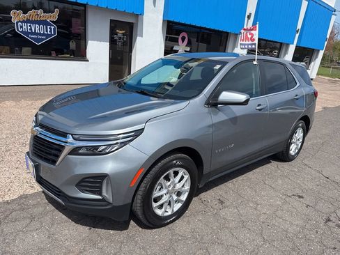 Used 2024 Chevrolet Equinox LT AWD/4WD image 2