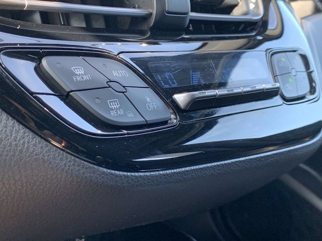 Used 2019 Toyota C-HR XLE FWD image 30
