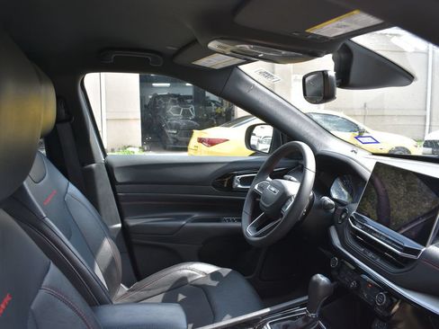Used 2025 Jeep Compass Trailhawk AWD/4WD image 21