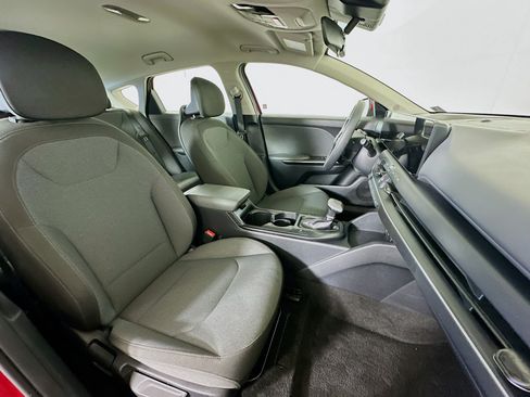 Used 2025 Kia K4 FWD image 29