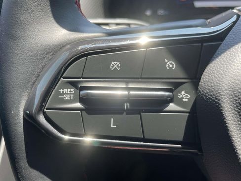 Used 2025 Chevrolet Equinox RS w/ Safety and Technology Package FWD image 21