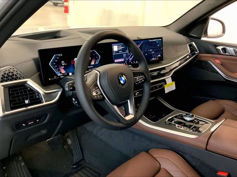New 2026 BMW X5 xDrive40i w/ Executive Package image 8