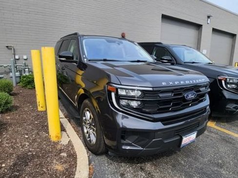Used 2025 Ford Expedition Active AWD/4WD image 11