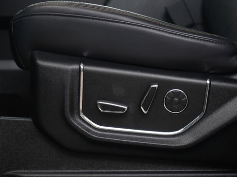 Used 2019 Ford Expedition Platinum image 24