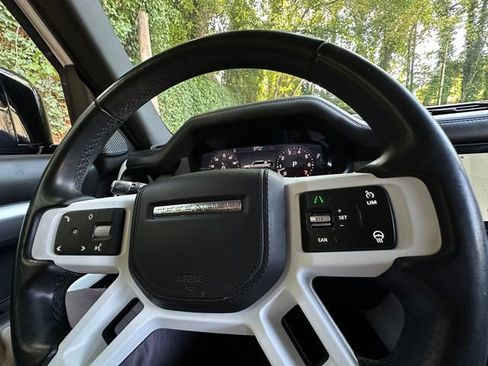 Used 2020 Land Rover Defender 110 SE image 22