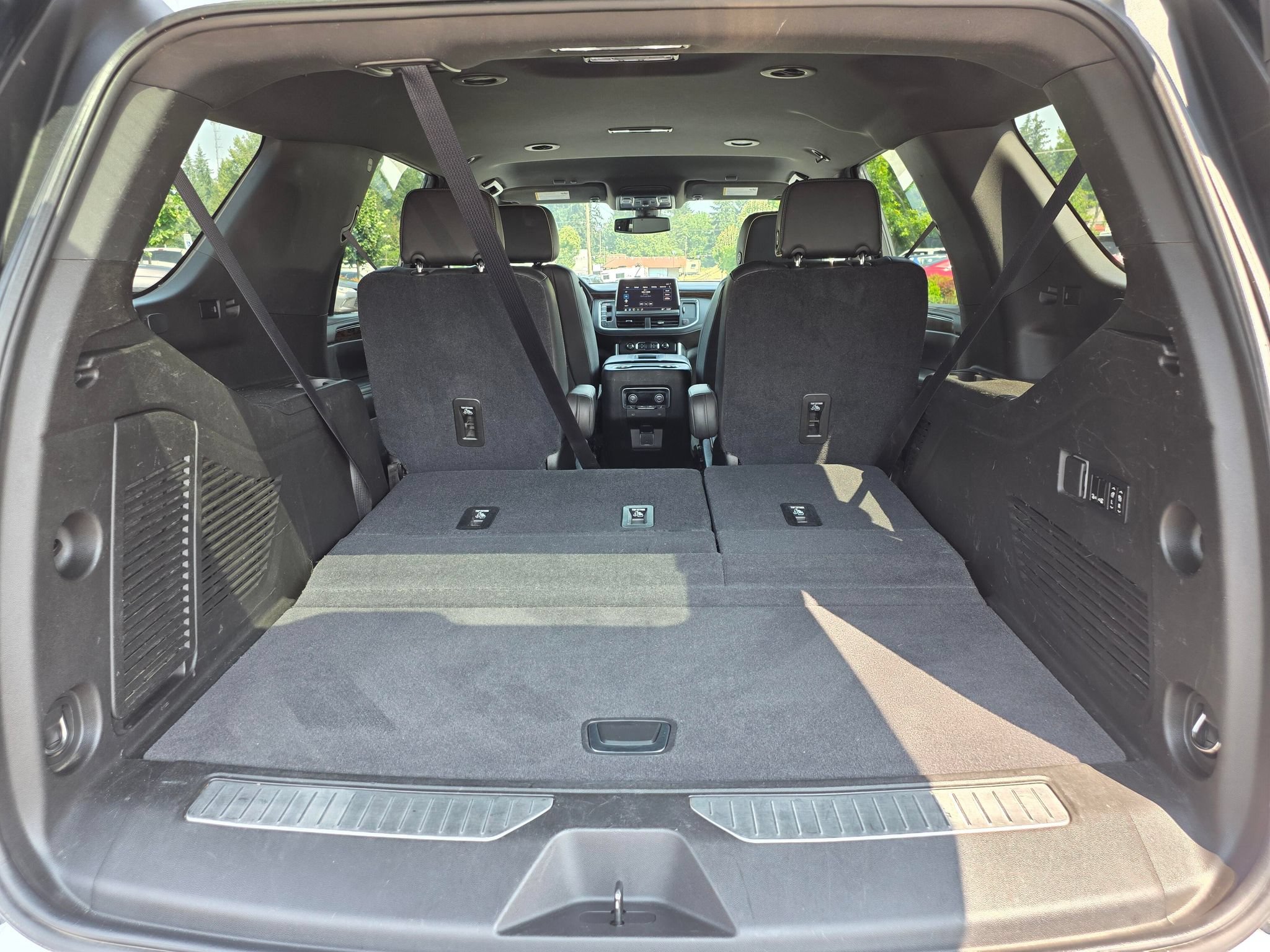 Used 2021 Chevrolet Tahoe Premier AWD/4WD image 33