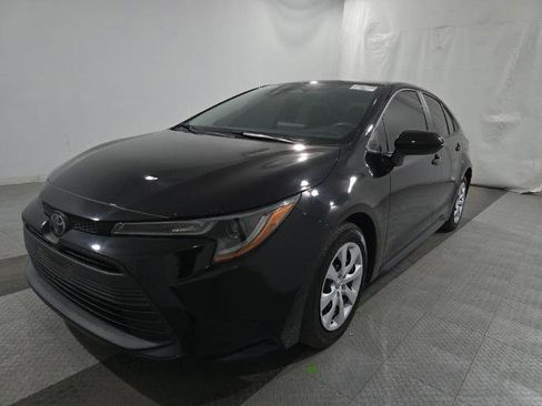 Used 2024 Toyota Corolla LE FWD image 3