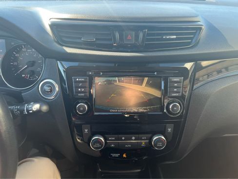 Used 2022 Nissan Rogue Sport SV image 25