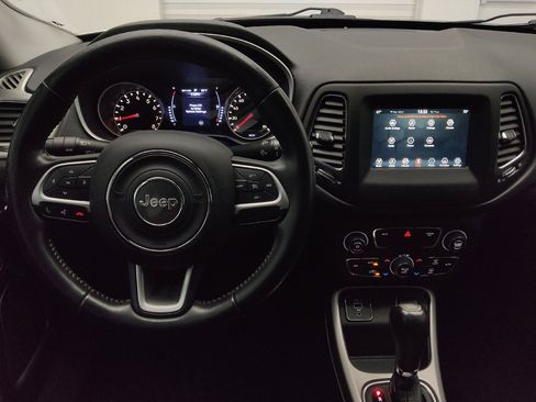 Used 2019 Jeep Compass Latitude FWD image 22