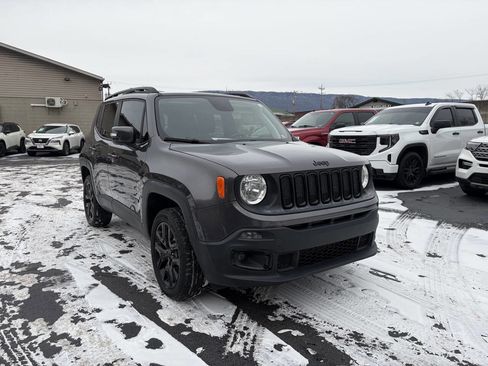 Used 2018 Jeep Renegade Altitude image 3