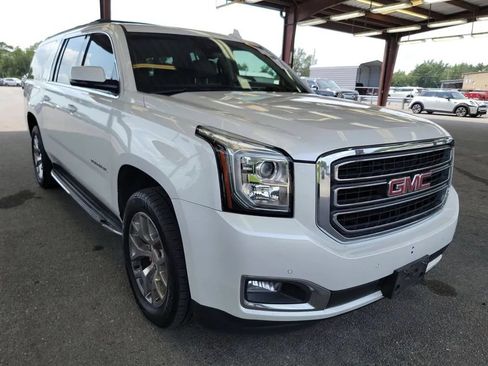 Used 2017 GMC Yukon XL SLT w/ Open Road Package AWD/4WD image 2