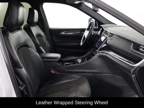 Used 2022 Jeep Grand Cherokee L Laredo AWD/4WD image 19
