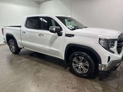 Used 2025 GMC Sierra 1500 SLT AWD/4WD image 2